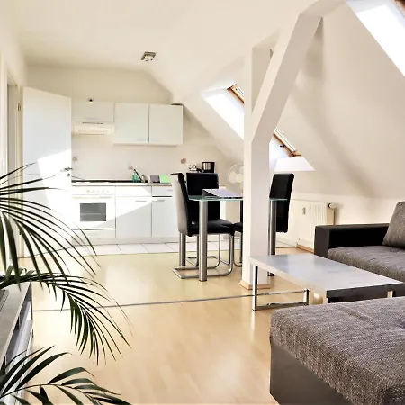 Apartmán Kuschelige Dachgeschosswohnung Am Clarapark *
