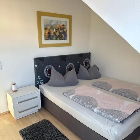 Apartmán Kuschelige Dachgeschosswohnung Am Clarapark Lipsko