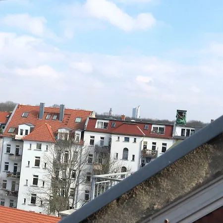 Kuschelige Dachgeschosswohnung Am Clarapark Apartmán *